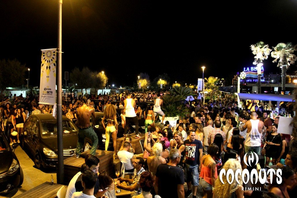 Discoteca Coconuts di Rimini, il venerdì con 3 ambienti musicali