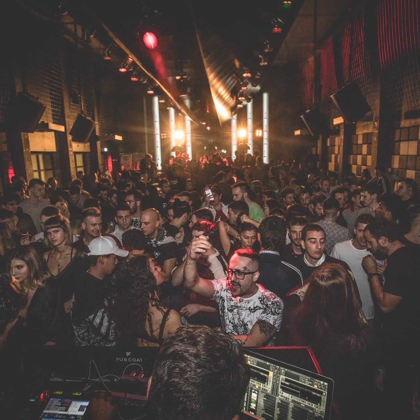 Alla discoteca Noir di Jesi i Venerdì "Favela Chic"
