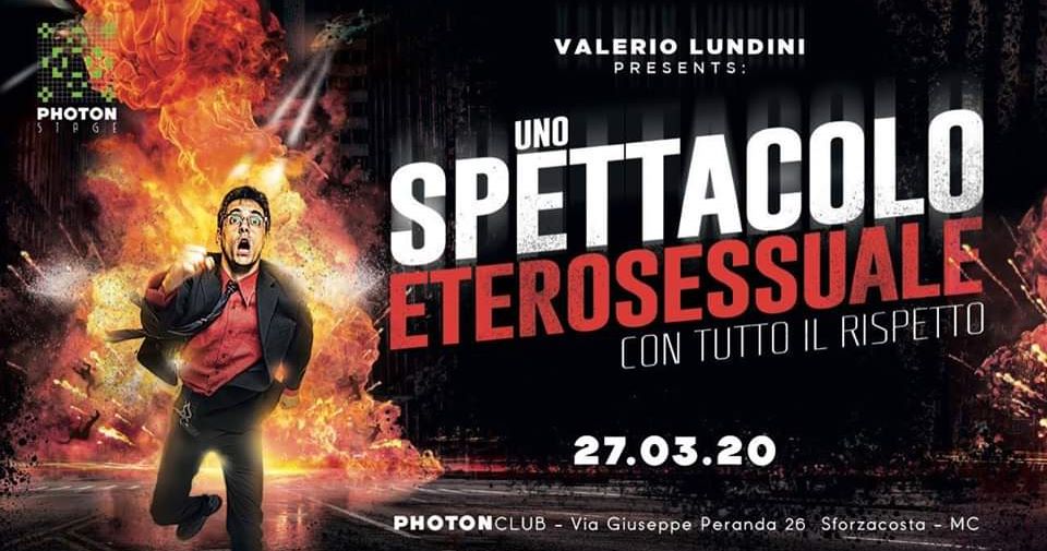 Valerio Lundini in Uno Spettacolo Eterosessuale al Photon Club