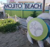 La festa in spiaggia del Mojito beach di Riccione